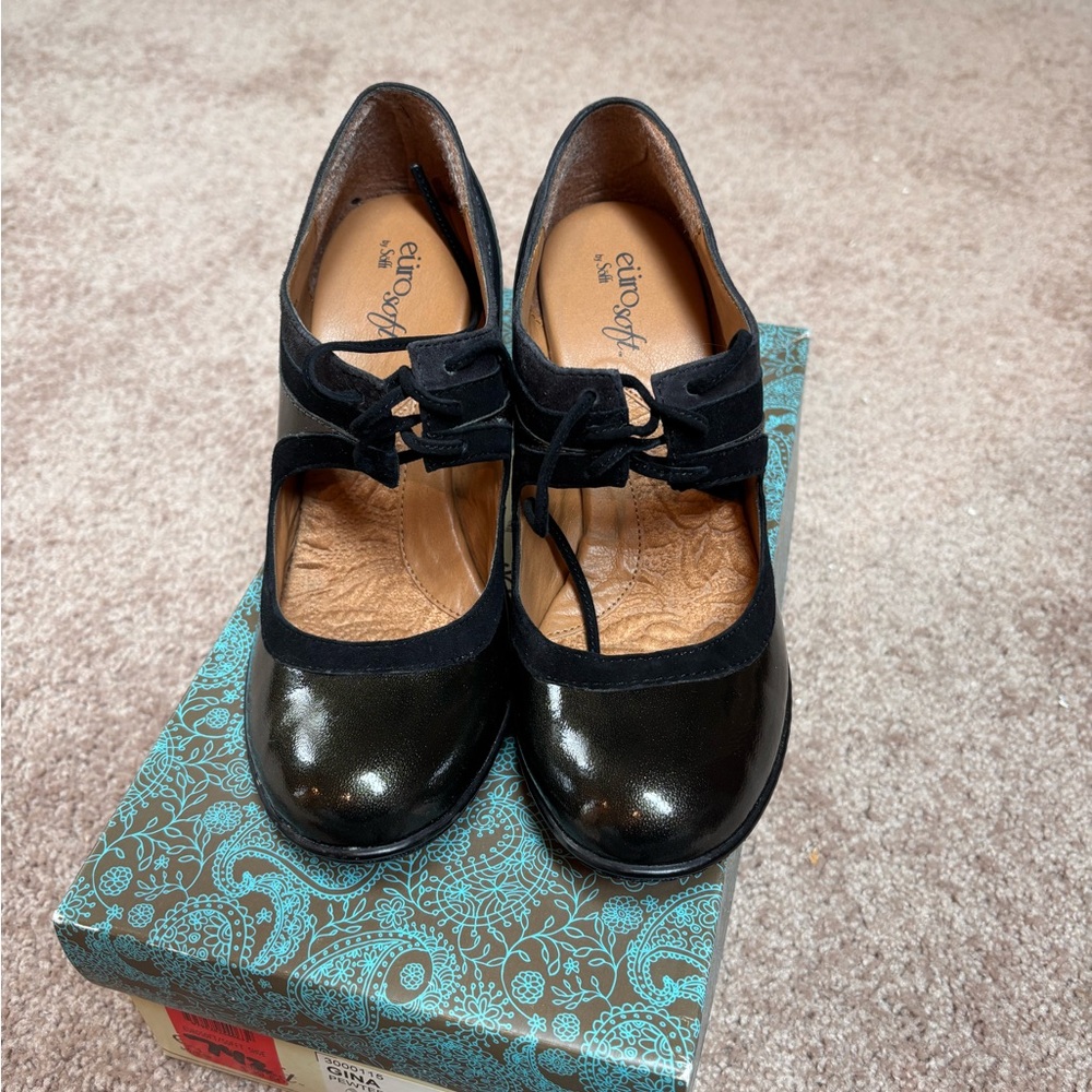 Sofft Black Heels with Classic Mary Jane Design